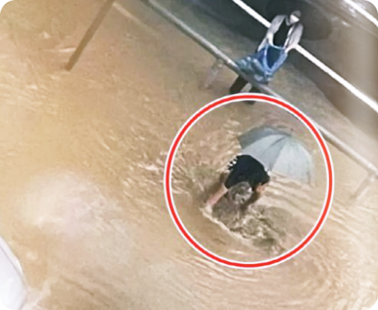 강남역 ‘슈퍼맨’ 이어 의정부 ‘아저씨’ 등장 : 배수로 뚫고 사라진 영웅