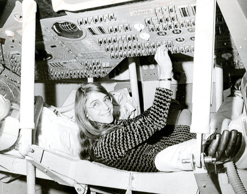 마가렛 해밀턴, 전설의 여성 프로그래머, 아폴로 계획 비행 소프트웨어 개발 소프트웨어 공학부문 책임자
