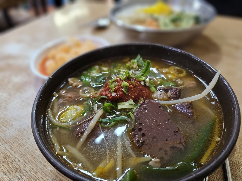 부산 부전시장맛집 착한가격 푸짐한 인심 선지국밥과 냉국수 한그릇 / 고성죽집