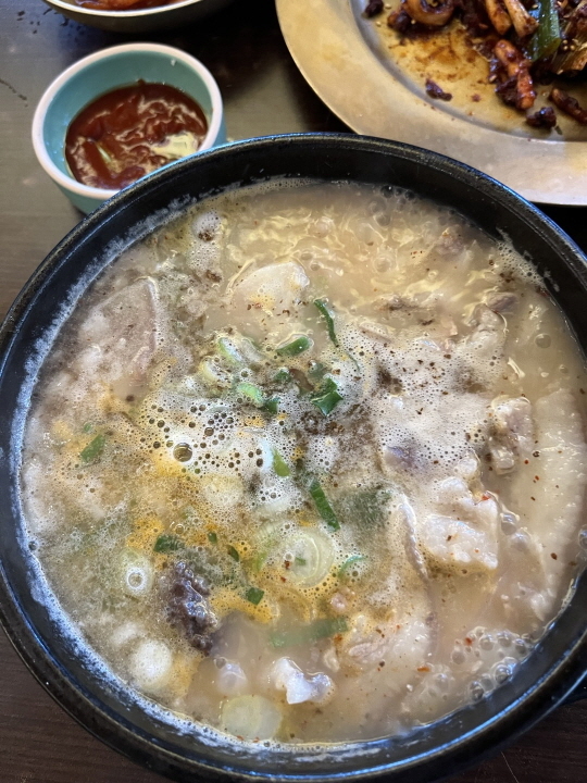 '놀면뭐하니'에도 나온 군자역 순대국 맛집 청와옥