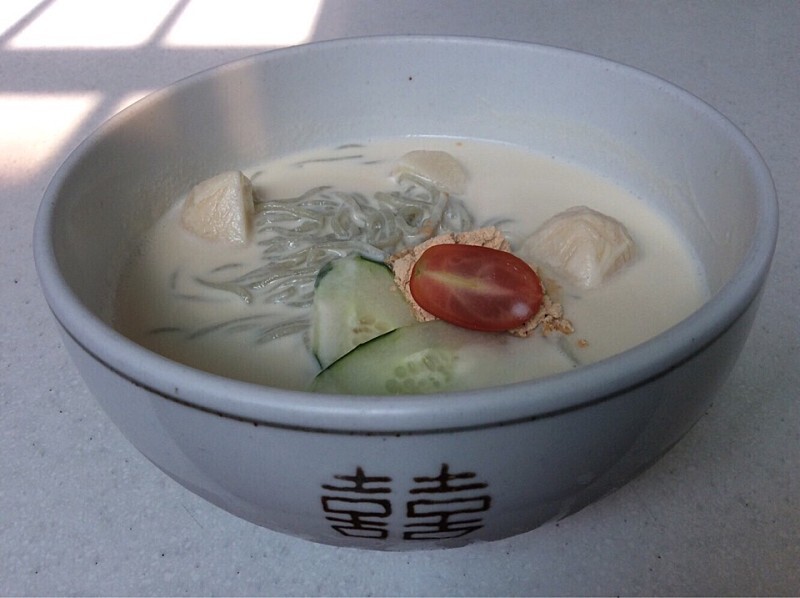 여름철 대표 국수, 콩국수(Noodles in Cold Soybean Soup)
