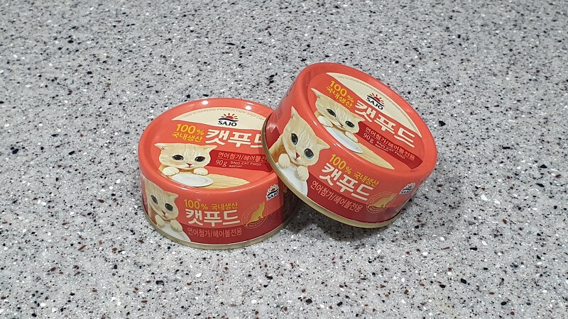 [고양이사료] 사조 캣푸드 연어&헤어볼 90g, 고양이 캔사료 까보기