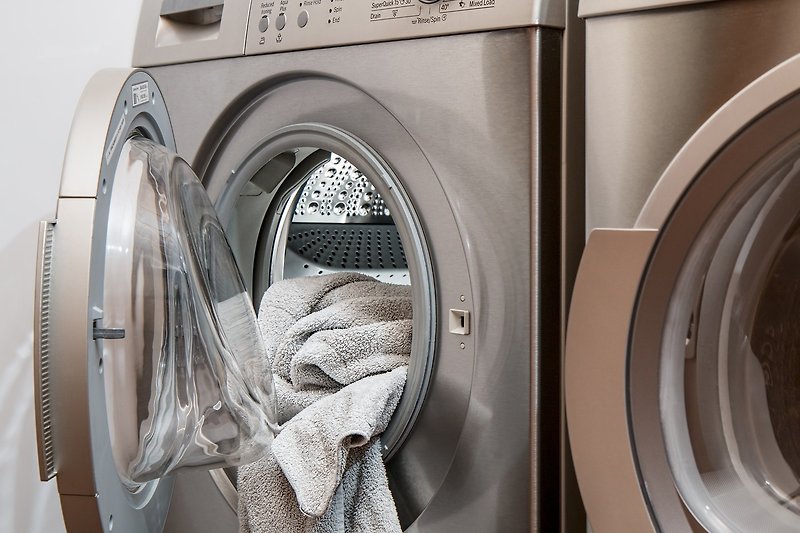 1인가구· 맞벌이 부부· 바쁜 현대인 들을 위한 세상 편한 구동형 세탁서비스 콜?