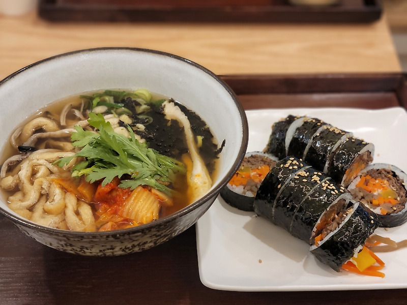 [세종] 속이 꽉찬 특별한 김밥과 우동이 맛있는 모락모락