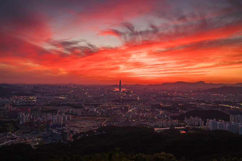 붉은 노을, 붉은 도시.... 서울의 붉은 하늘