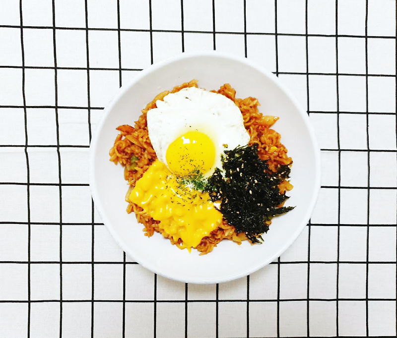 농심 신라면 치즈 볶음밥 맛있게 만들기 계란, 김자반의 조합 간단 요리 레시피