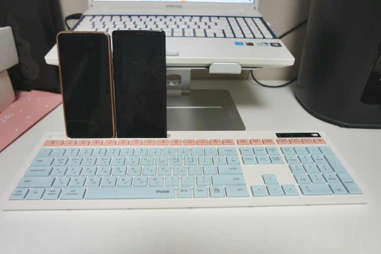 아이노트 트리플 모드 무선키보드 노트북과휴대폰같이사용가능한 블루투스키보드