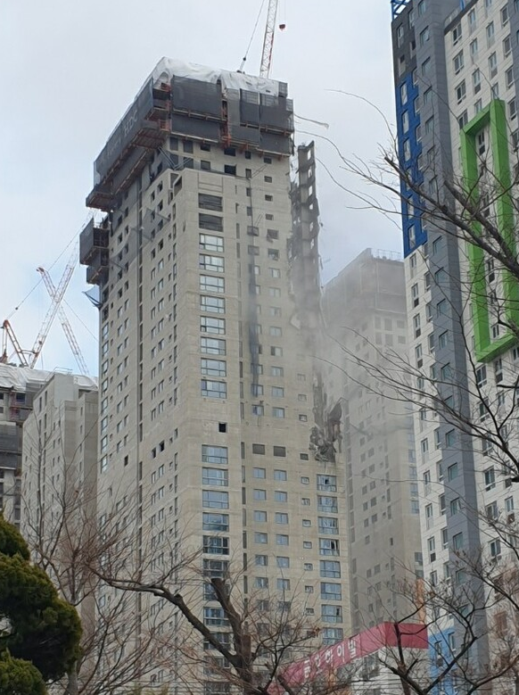 광주 화정동 아이파크 아파트 건물 외벽붕괴