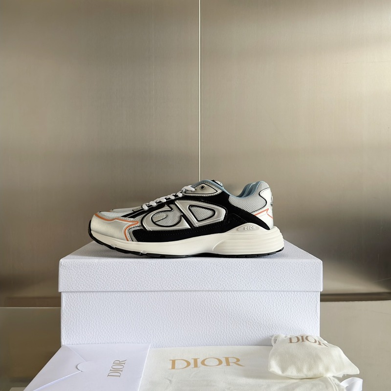 [리밋플] 디올(Dior)의 B30 스니커즈 운동화 3SN279ZYK_H882은 최근 패션계에서 큰 인기를 끌고 있는 제품입니다.