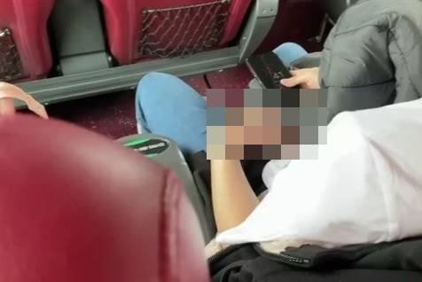 버스 옆좌석에서 바지 내린 변태…20대 여성 3시간 공포에 떨었다