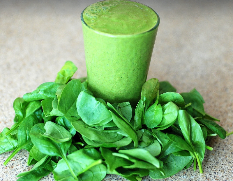 시금치의 효능, 칼로리 및 부작용: 잎이 많은 녹색 채소