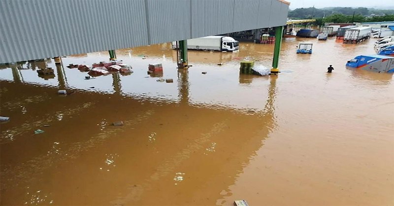 폭우로 '광주hub'택배 물류 창고 침수돼서 배송 불가된 상황