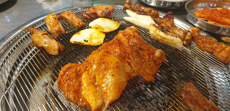 [가산디지털단지] 오늘 한판 - 숯불 닭갈비(반반), 소세지, 후식냉면