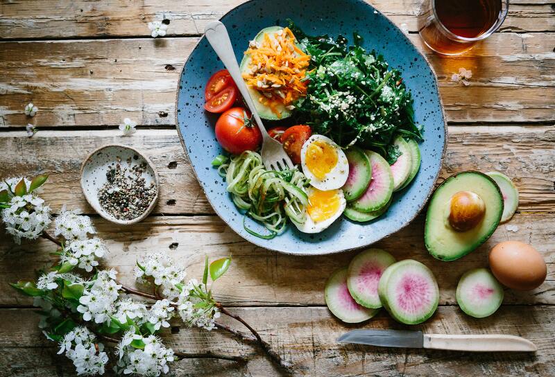 다이어트에 정말 효과적인 방법은 무엇인가? (1편) 저탄수화물 식단 VS 저지방 식단