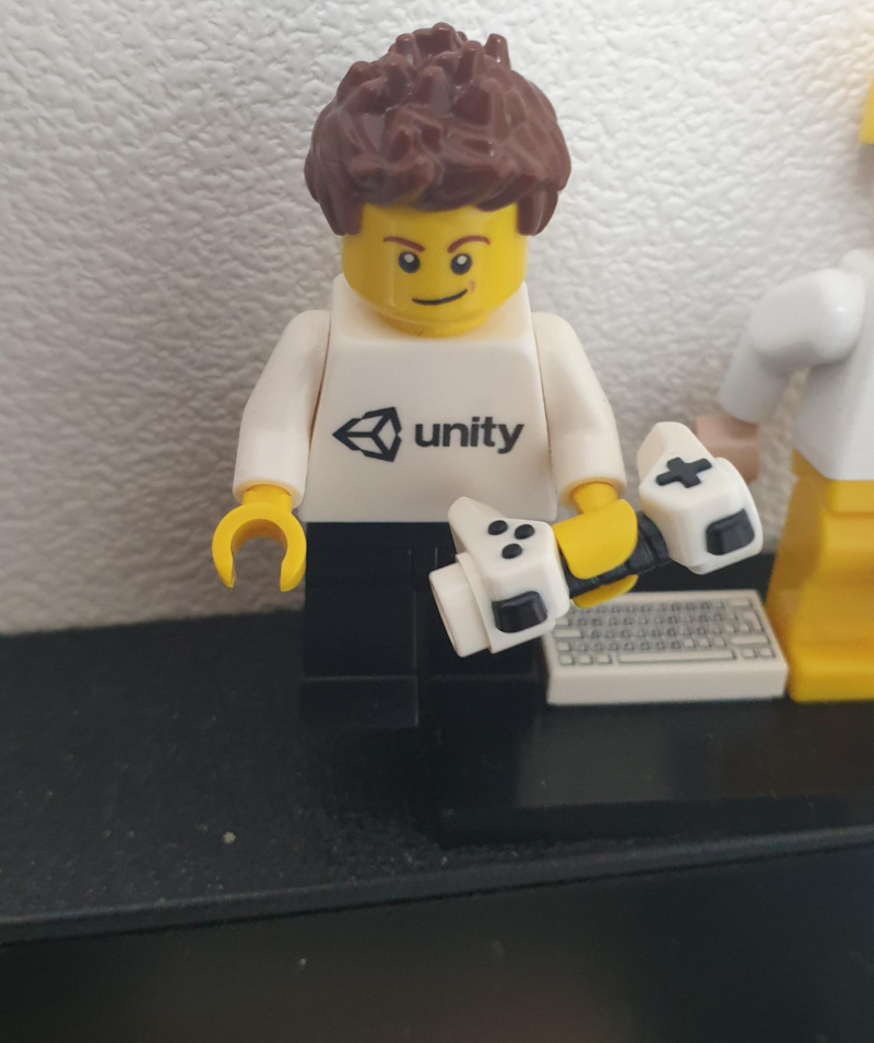 참가상으로 받은 'LEGO Unity 미니 피겨'가 도착했습니다.