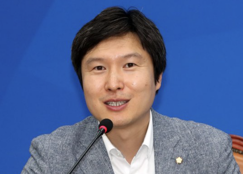 정치인 김해영 고향 나이 학력 이력 부인 자녀 프로필
