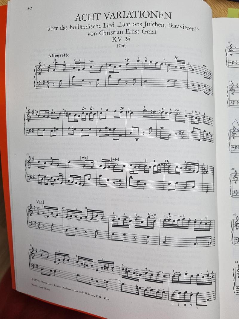 모차르트 피아노 변주곡 KV 24[바타비아 인이여, 환호하자!]에 의한 8개의 변주곡