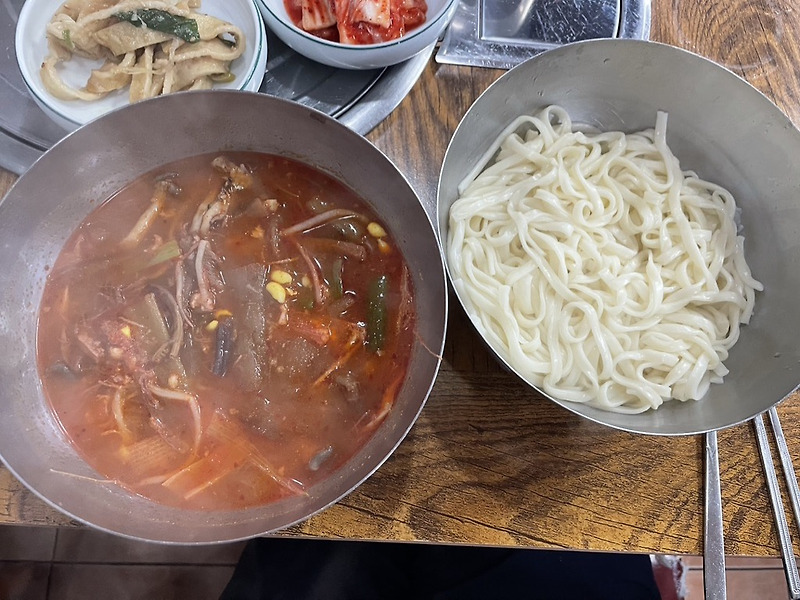 [서울역 맛집] 육개장 칼국수가 맛있는 생고기 전문점 - 대우정