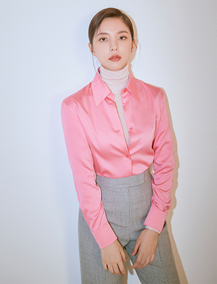 드라마 <안나> 4회 수지 블라우스 - 하나보 핑크 셔츠 블라우스 / 이안나 패션