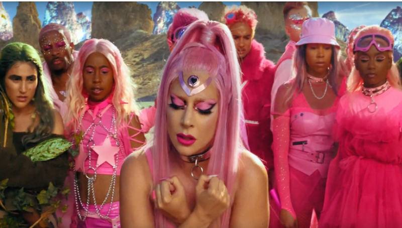 빌보드 점령한 Lady GaGa(레이디 가가)Stupid Love 뮤직비디오를 아이폰11pro로 촬영했다고??