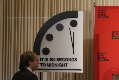 지구 종말 시계 이제는 불과 100초 전으로 당겨졌다.