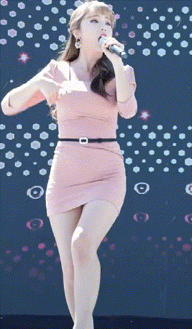 홍진영 핑크 미니원피스 움짤