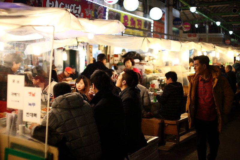 대한민국 서울에서 가장 핫한 전통시장 광장시장(Gwangjang Market, the hottest traditional market in Seoul, Korea)