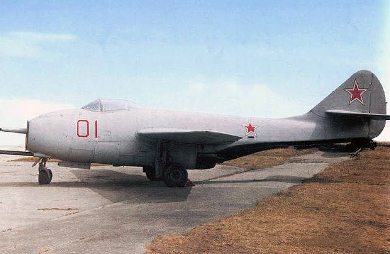 MiG-9. #1. MiG. 소련최초의 제트전투기. 미그 9