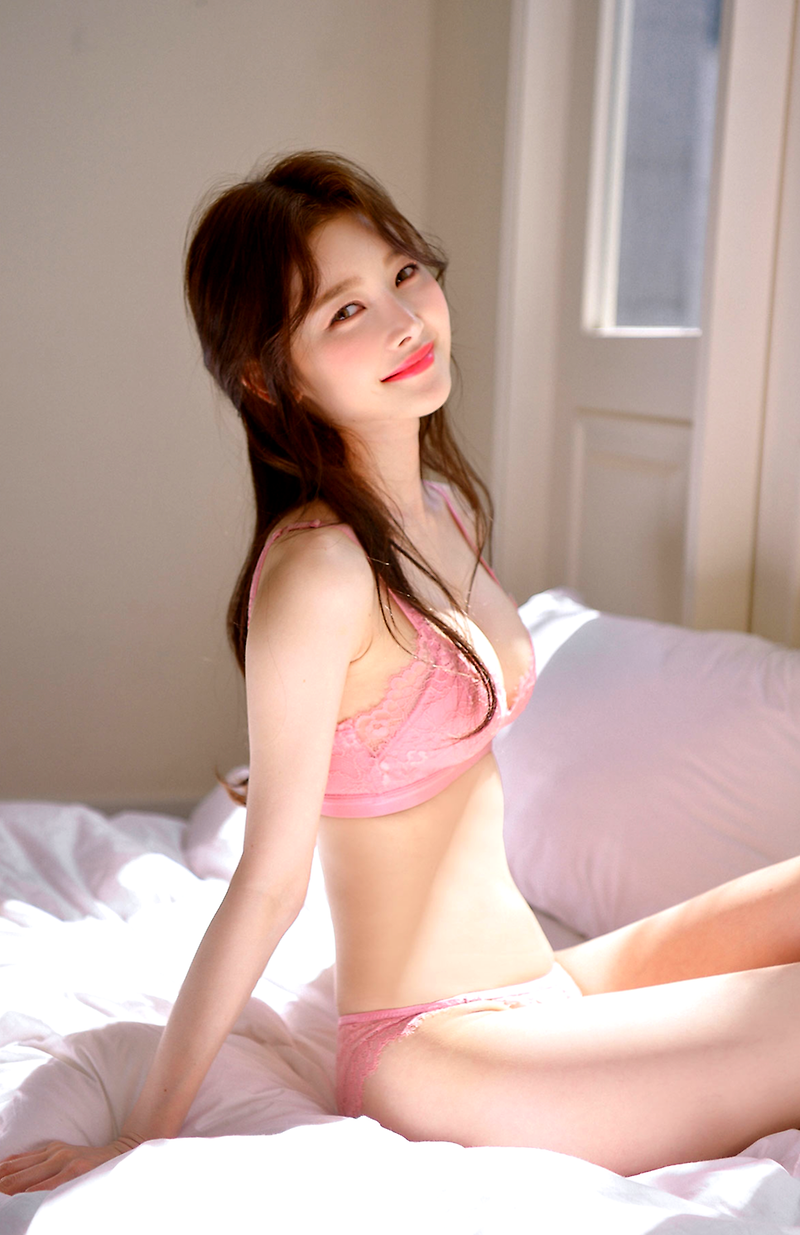 슬랜더 매력녀 란제리 피팅모델 핑크빛 김희정 속옷 사진