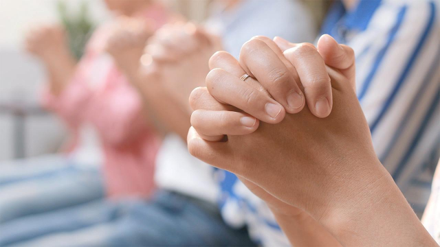 재난속에서 우리는 마땅히 기도 외에 또 무엇을 하여야 할까요?