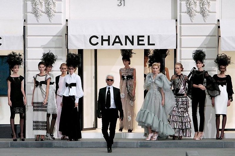 오늘날의 샤넬을 만든 패션계의 거장, 칼 라거펠트(Karl Lagerfeld)
