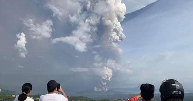 필리핀, 마닐라 인근 따알 화산 폭발…6000여명 대피