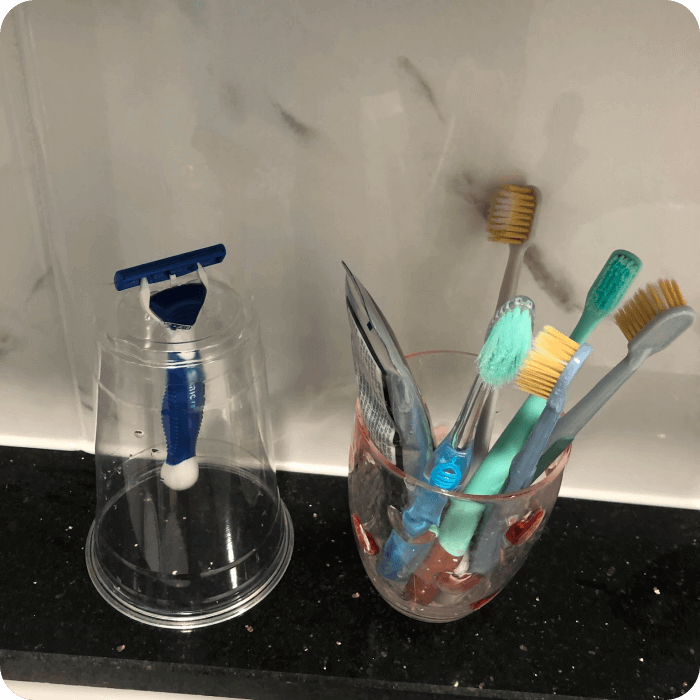 가글 뚜껑 & 일회용 재활용 컵으로 변기 뚜껑 및 면도기 걸이 만들기