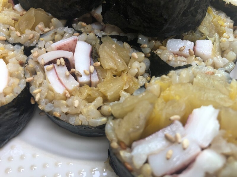 맛있는 다이어트를 위한 묵은지 오징어 김밥