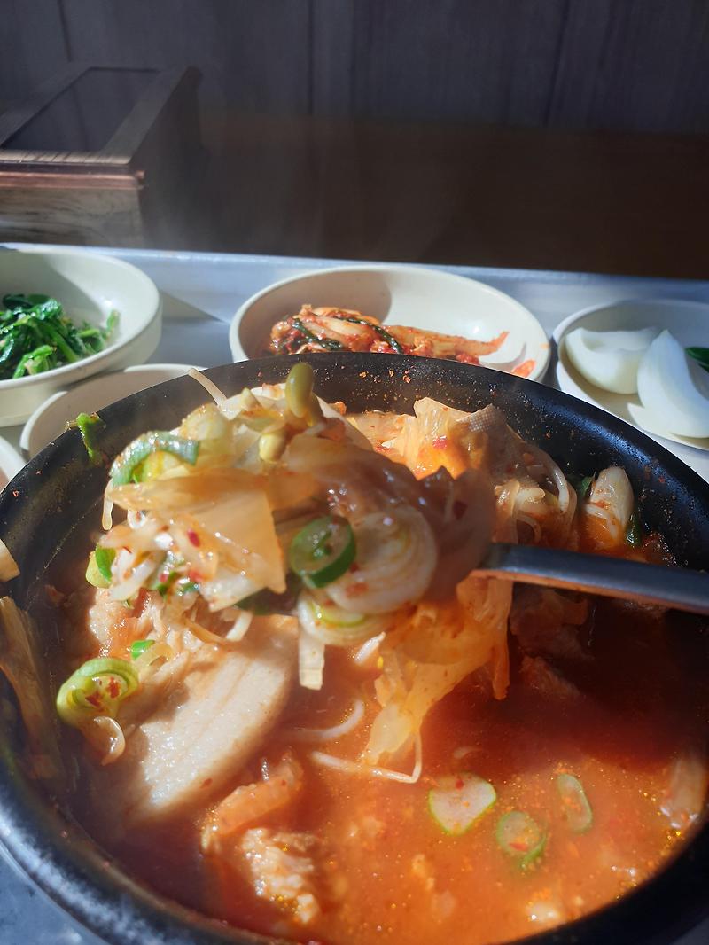 (태인동)김치찌개가 맛있는 동방국밥 먹어야겠군요