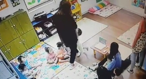 [사회뉴스]청주 어린이집 1살여아 부모가 학대의심으로 경찰에 신고.