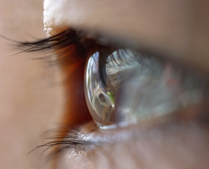 눈에 이물질이 낀것 같은 증상과 대처하는 방법 알아보기