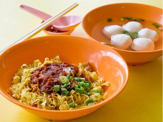 꼭 먹어야할 싱가포르 음식2, Fishball Noodle(어묵 국수)
