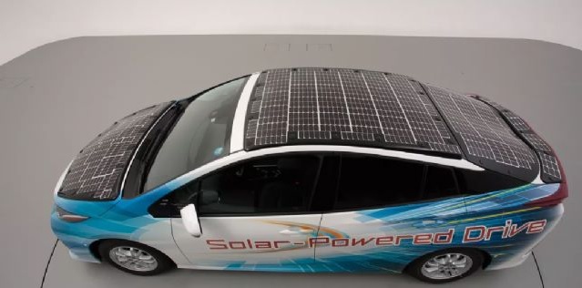 토요타, 태양열 패널을 이용한 하이브리드 차