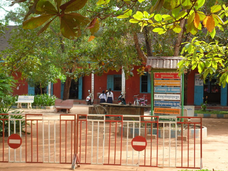 캄보디아 시엠립 소폰빌라 - 캄보디아 일반학교와 부자학교