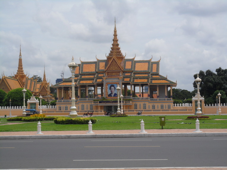 캄보디아 카지노 - 캄보디아 프놈펜 왕궁1