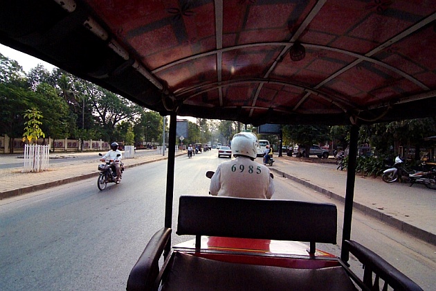 [씨엠립#2] 캄보디아 앙코르 유적군을 보기 위해 툭툭이를 탑시다