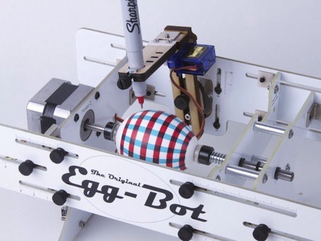 부활절용 달걀에 인쇄해주는 프린터(인쇄기) - egg bot