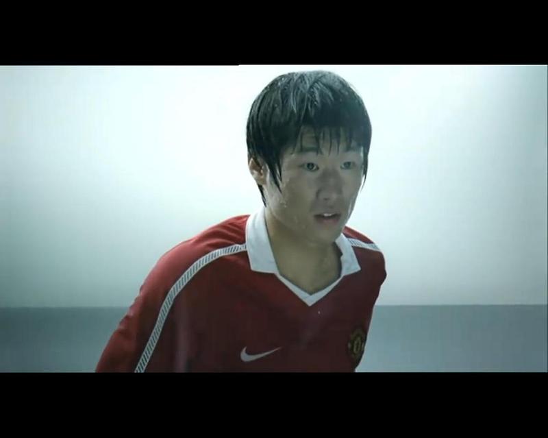 박지성이 출연한 보드카 광고, 박지성의 멋진 발리슛
