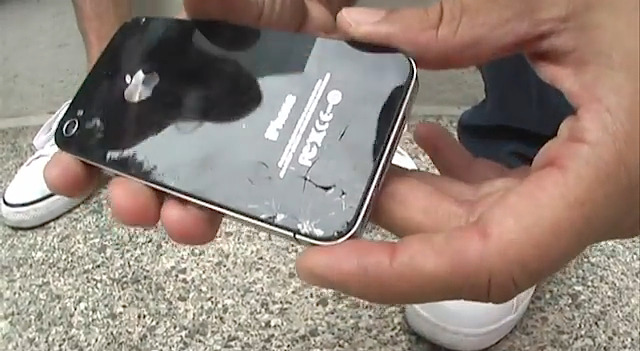 아이폰4S와 갤럭시S2의 낙하 테스트 동영상