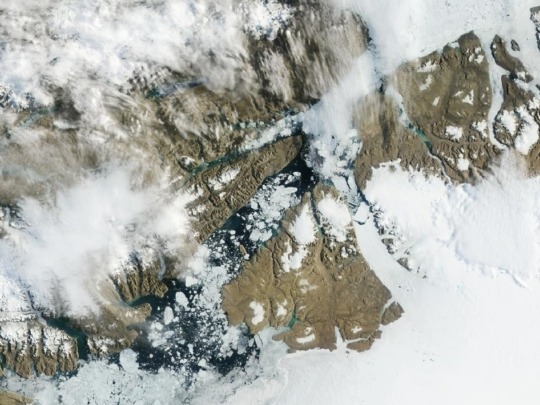 그린란드 빙하 두동강 ... 피터만 빙하 두동강 위성사진 NASA 공개