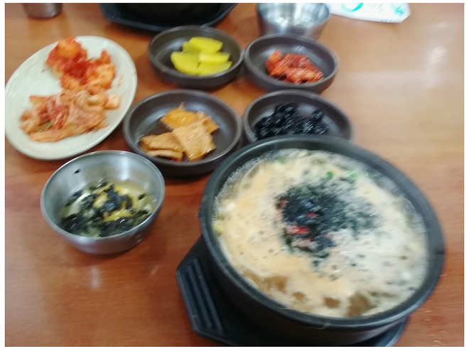 장유 콩나물국밥과 참치즈크림 과자 Rice Soup