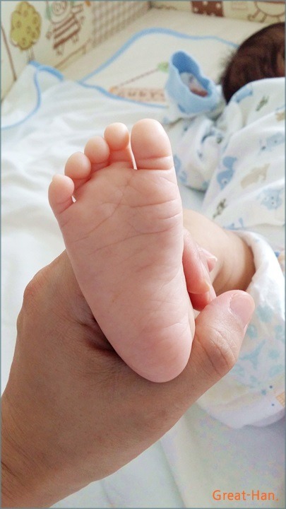 육아일기 -- 영아산통의 이유와 증상 및 해결방법, 신생아 트름시키기