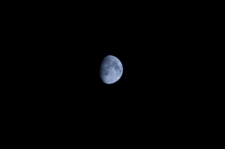 허접망원으로 달(moon) 사진 찍기...[탐론 55-200m 니콘D90]