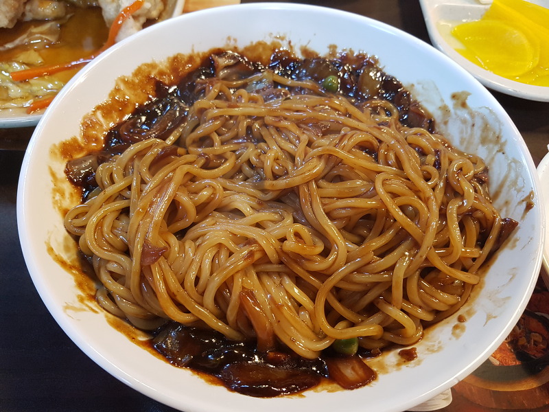 수원 영통역 맛집 : 탕수육이 맛있는 홍콩반점0410 후기